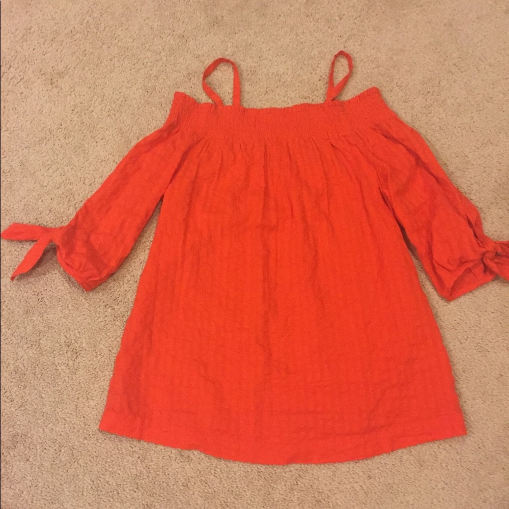 Cold shoulder top